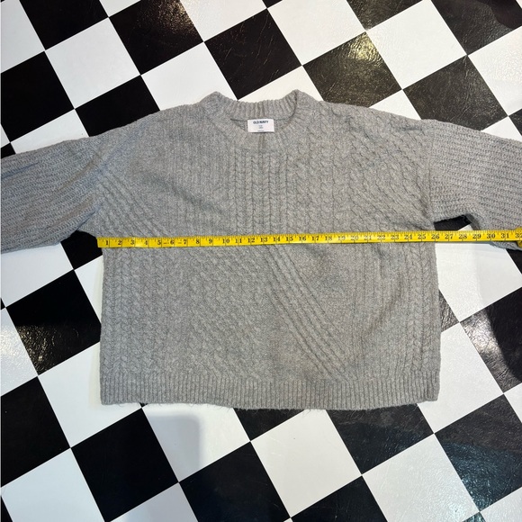Old Navy soft chunky sweater with narrow wrist detail - Picture 5 of 7